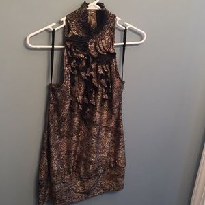 Women’s size 2 shirt